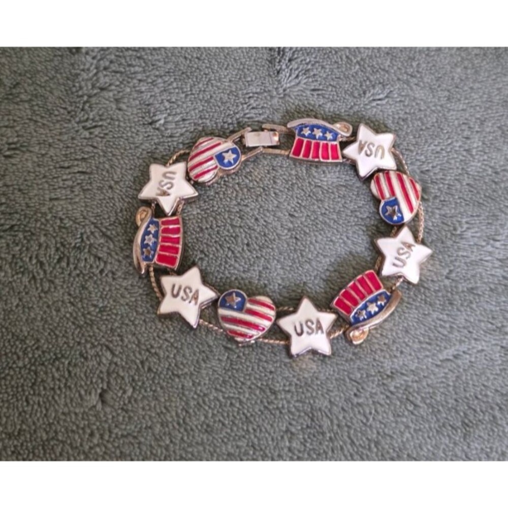 Patriotic USA Charm Bracelet Enamel Stars Flag Hearts Uncle Sam Hat 7.25in